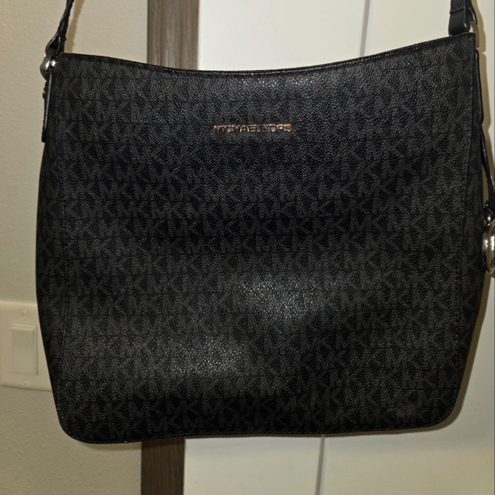Michael Kors Crossbody Logo Bag